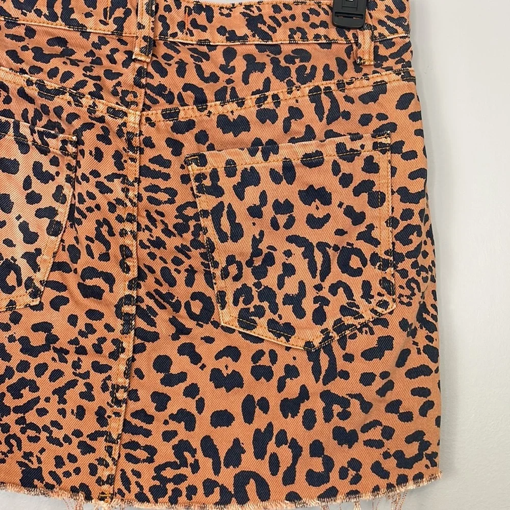 Free People. We The Free Zip It Up Leopard Print Denim Mini Skirt. Size 30